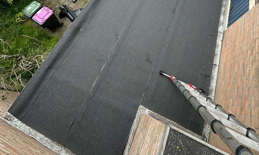 20m2 plat dak aangelegd Plat dak geplaatst door dakdekker in Enschede