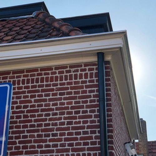 Foto van dakgoot in Enschede Foto van dakgoot in Enschede
